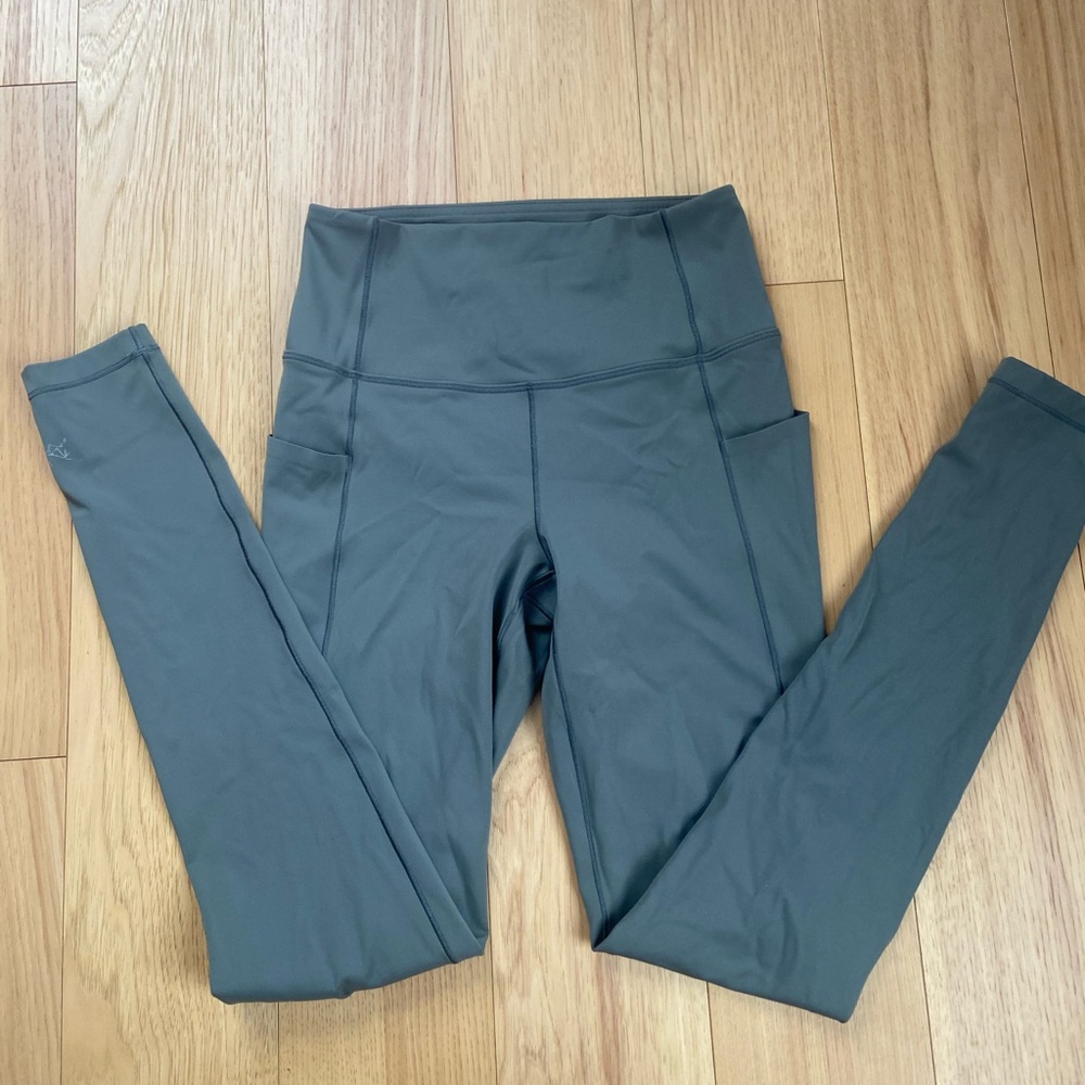 Arc’teryx Essent High-Rise Utility 26" Leggings